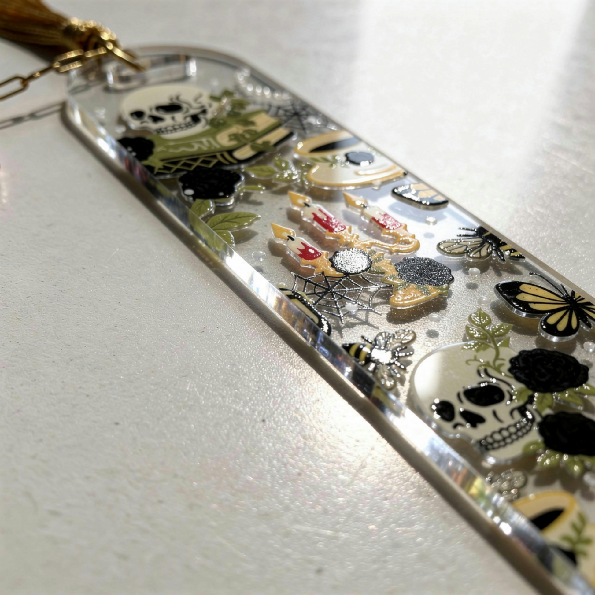 Gothic Bookmark. Dark Academia Bookmark. Skull Bookmark. Gothic Book Lover Bookmark Gift. Skull Bookmark for Readers. Dark Gothic Bookmark