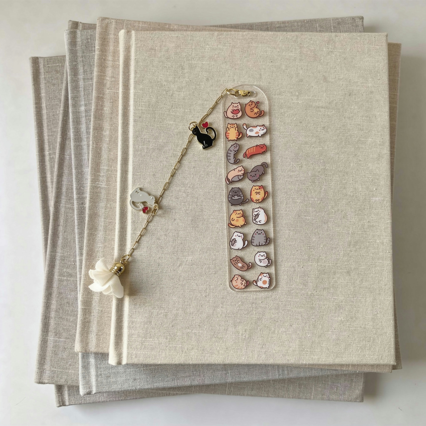 Cat Bookmark with Charm. Cat Bookmark for Book Lovers. Cat Lover Bookmark Gift. Cats Bookmark. Cats Lover Gift Bookmark. Kittens Bookmark