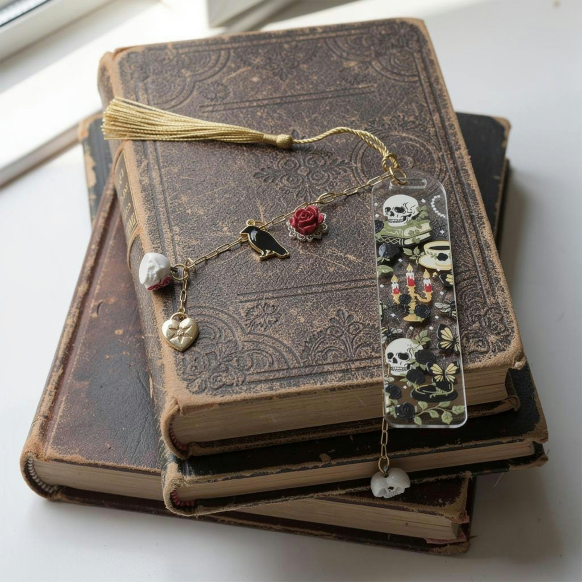 Gothic Bookmark. Dark Academia Bookmark. Skull Bookmark. Gothic Book Lover Bookmark Gift. Skull Bookmark for Readers. Dark Gothic Bookmark