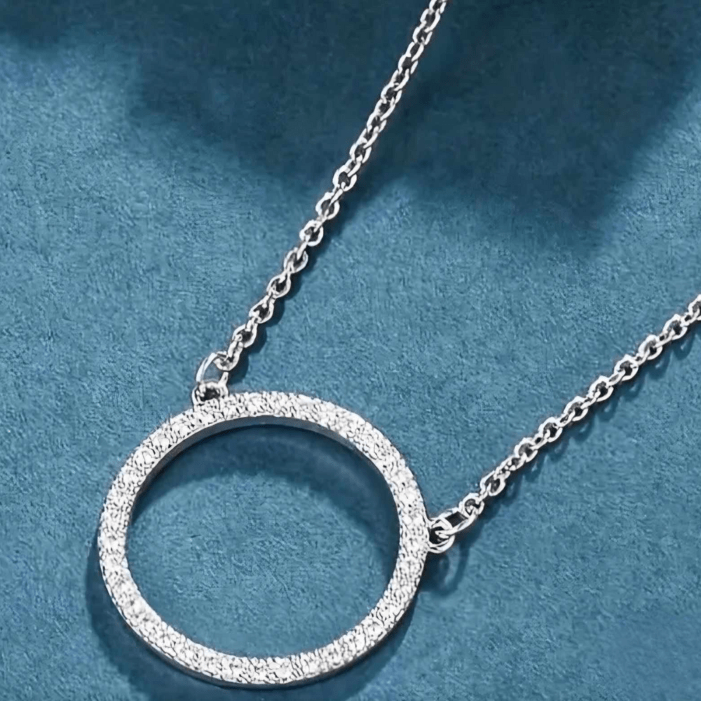 circle pendant necklace