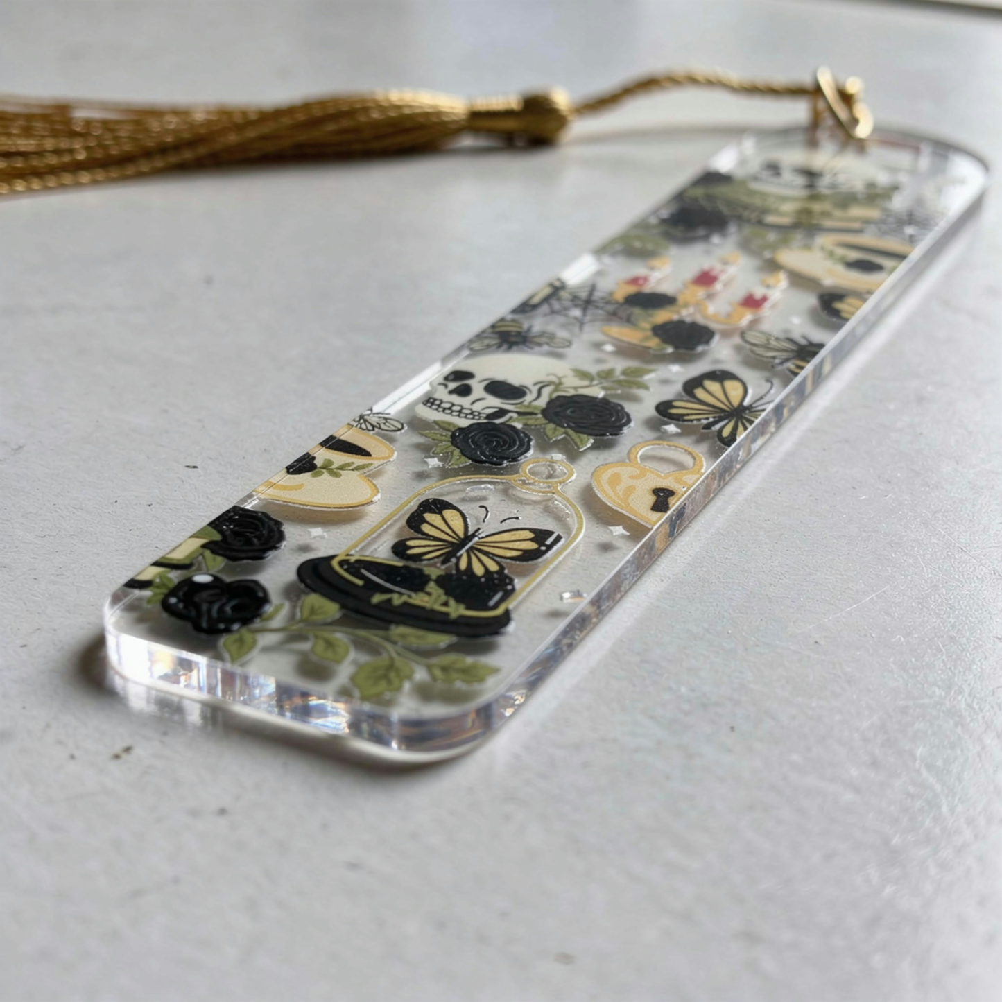 Gothic Bookmark. Dark Academia Bookmark. Skull Bookmark. Gothic Book Lover Bookmark Gift. Skull Bookmark for Readers. Dark Gothic Bookmark