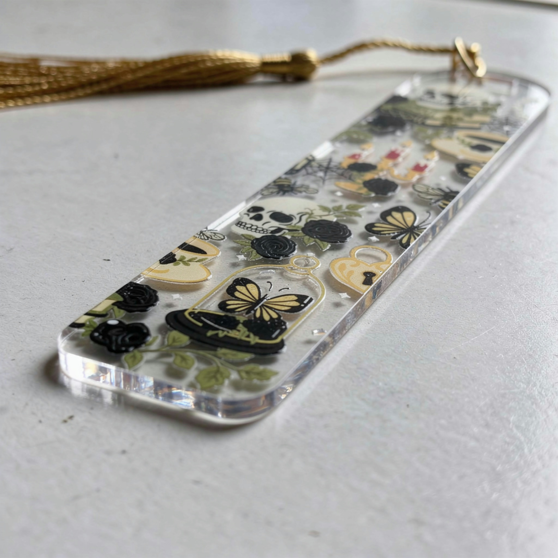 Gothic Bookmark. Dark Academia Bookmark. Skull Bookmark. Gothic Book Lover Bookmark Gift. Skull Bookmark for Readers. Dark Gothic Bookmark