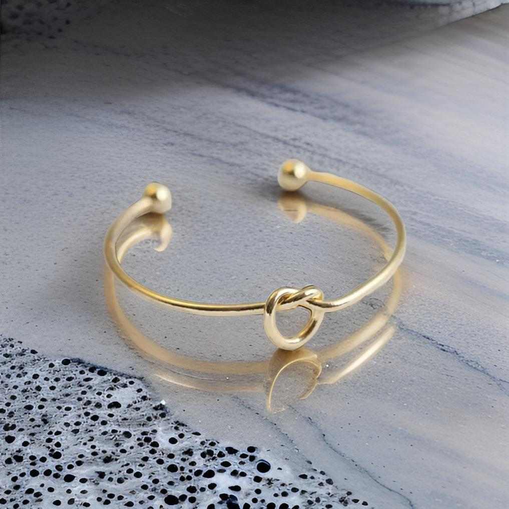 gold knot bracelet